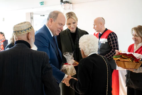 Charlene și Albert de Monaco la întâlnirea cu seniorii din principat
