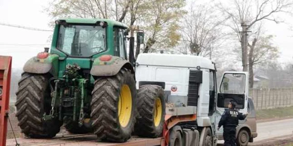 tractor furat
