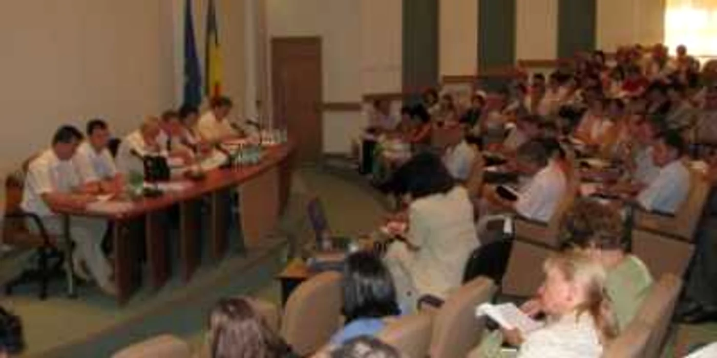 Ploieşti: Zeci de primării nu mai au bani de salarii