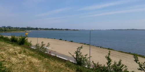 Faleza plaja lacul Techirghiol Foto Sînziana Ionescu