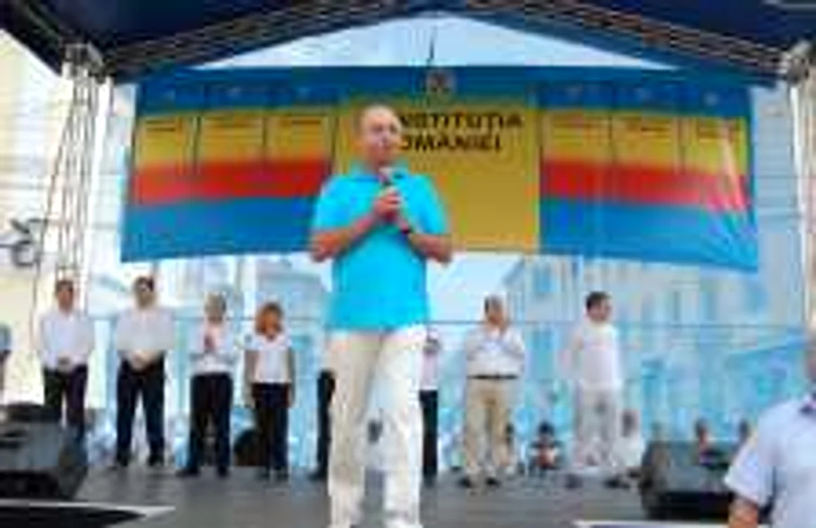 Traian Basescu a sustinut un discurs in Piata Lucian Blaga din Cluj-Napoca
