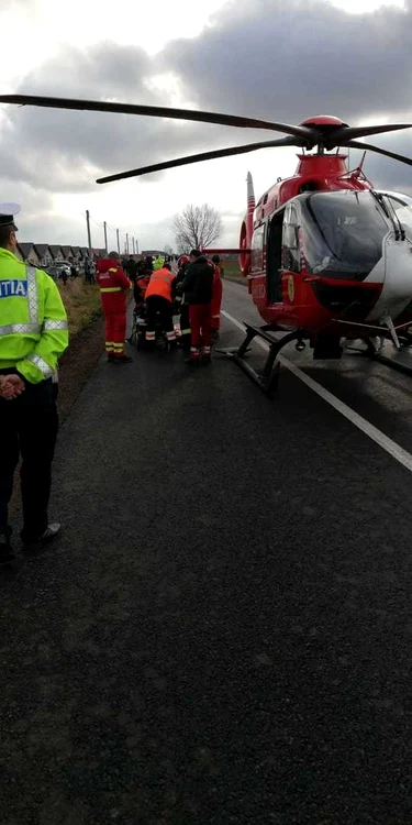 Cea de-a doua victimă descarcerată a fost preluată de către elicopterul SMURD