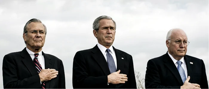 Donald Rumsfeld, președintele George W. Bush și vicepreședintele Dick Cheney FOTO Getty Images