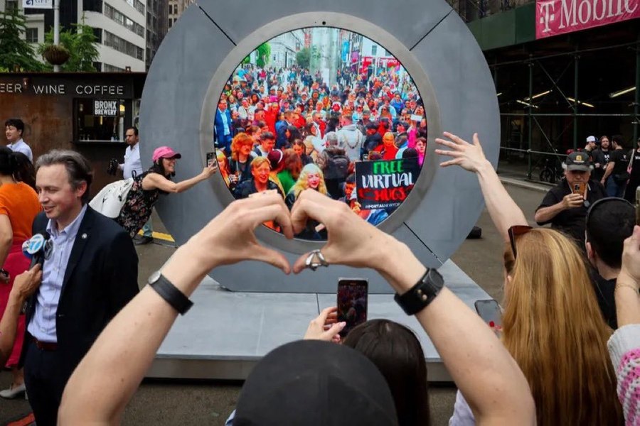 Un comportament „nepotrivit” a dus la închiderea portalului dintre Dublin și New York City, lansat acum câteva zile