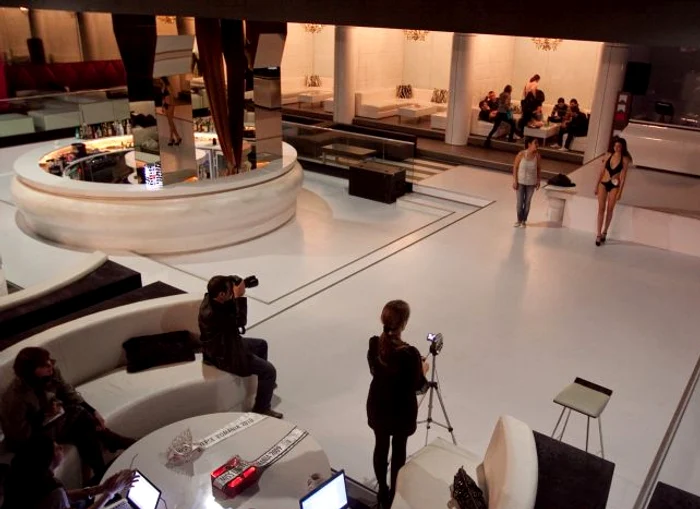 Iată cum a fost preselecţia Miss Universe România 2011 la Galaţi, în Divino Club. (Foto: Miss Universe România)