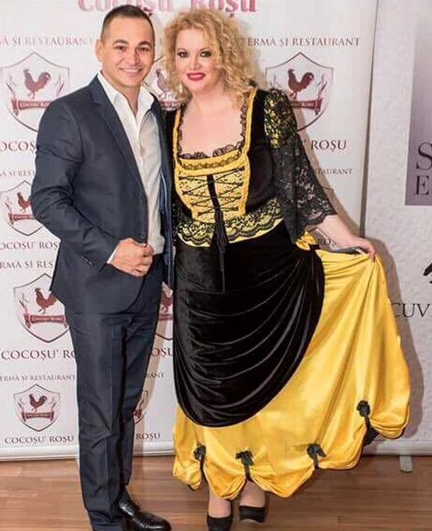 Oana a dansat continuu la petrecere 