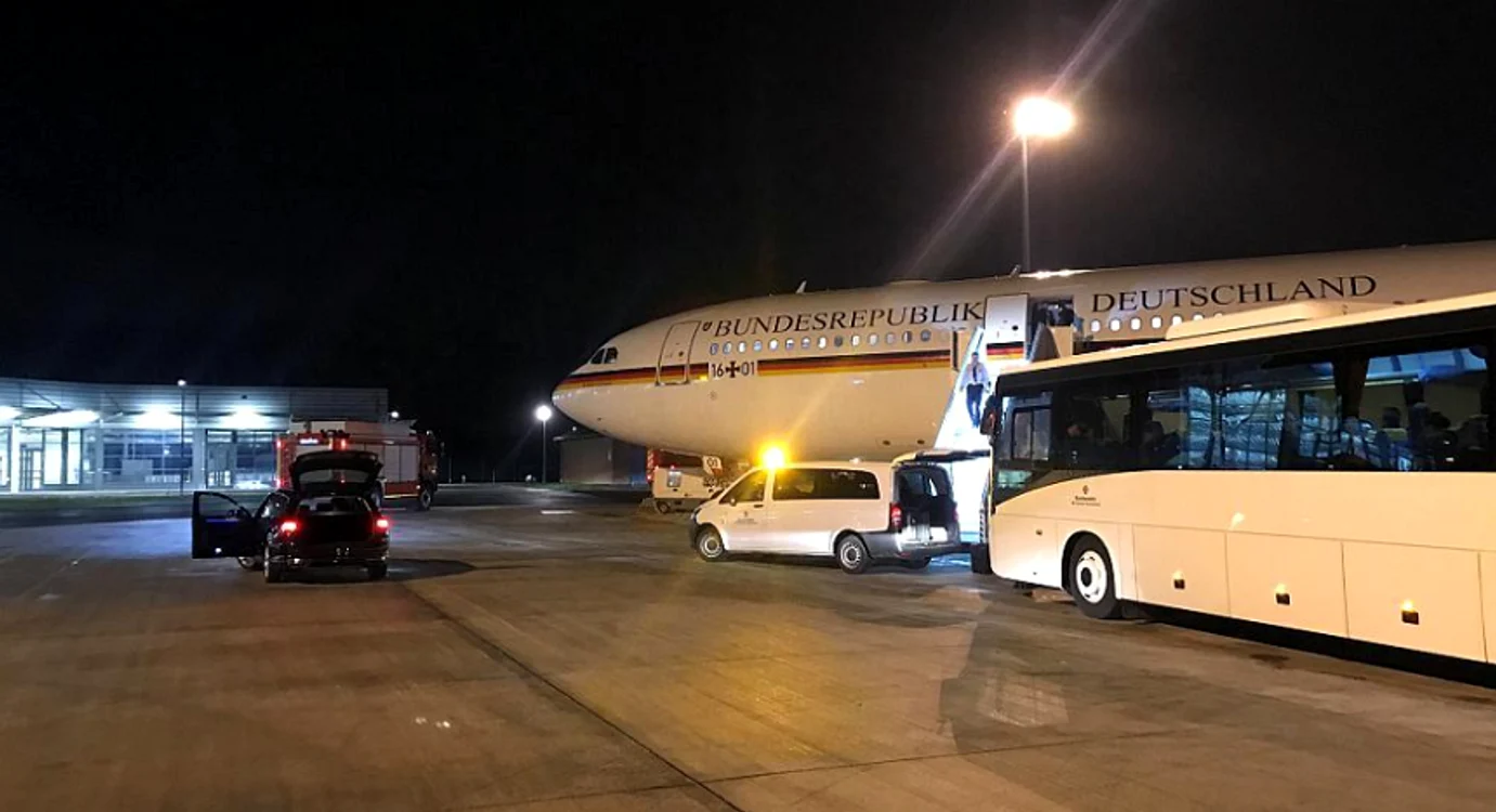 Aeronava a aterizat de urgenţă la Koln