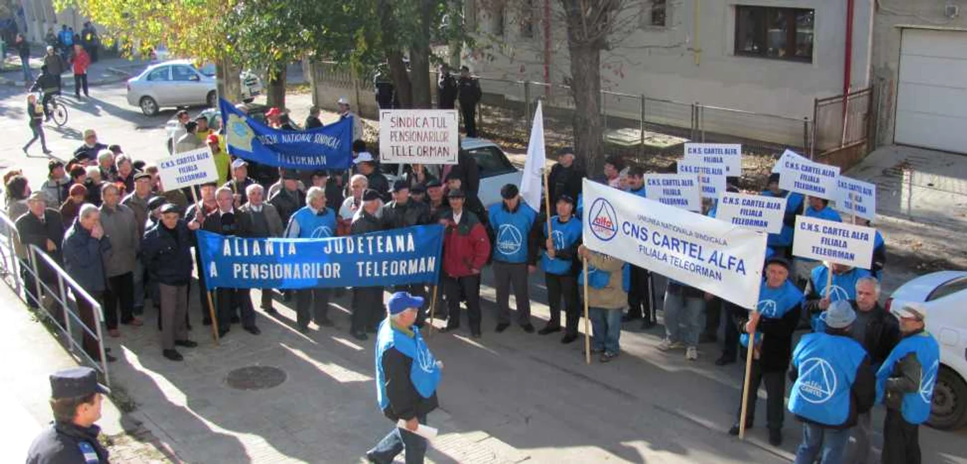 100 de protestatari au pichetat sediul PDL