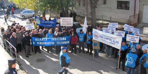 100 de protestatari au pichetat sediul PDL