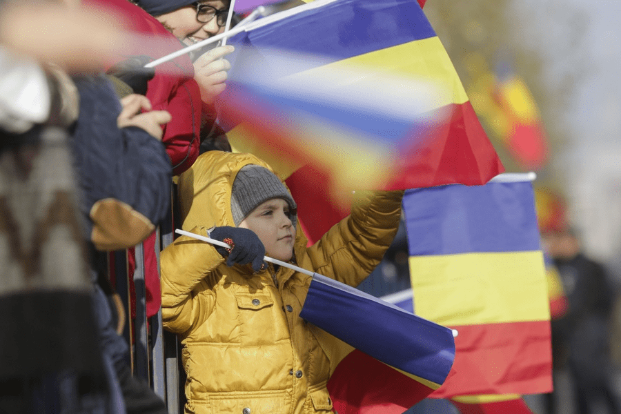 Cum să iubești România. „Fiți circumspecți mai ales când vă vorbesc politicienii. Țara ta e cea mai mare afacere a lor”