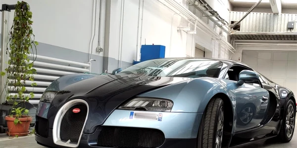 Un Bugatti Veyron-RAR