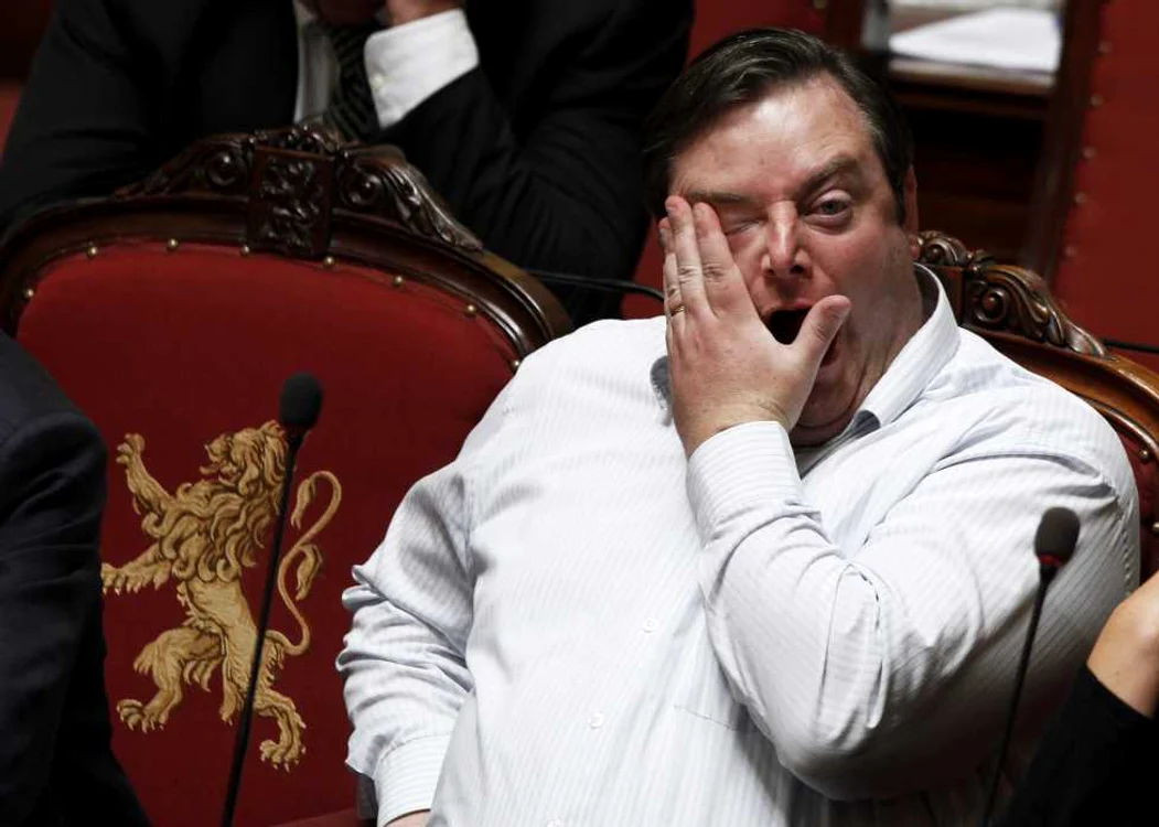 Persoane care cască