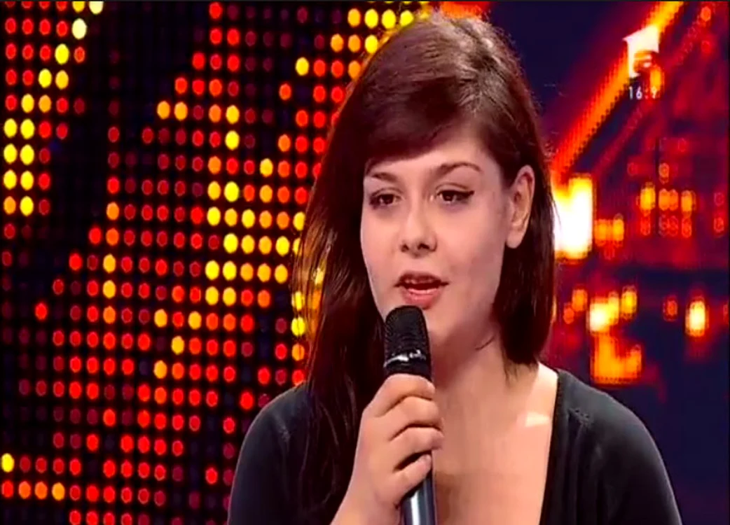 
    Delia a fost impresionată de vocea tinereiFoto Antena 1  