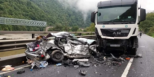 Accident mortal pe Valea Oltului o familie cu un bebeluș de un an din Alba au murit Foto 1 jpeg