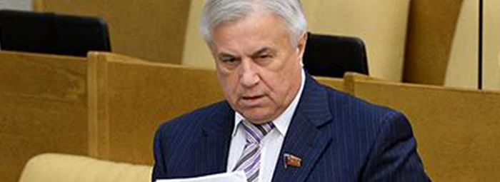 Ivan Nikitchuk este inițiatorul unei alte propuneri legislative dubioase prin care a vrut să interzică a mai fi comercializate țigările femeilor sub 40 de ani