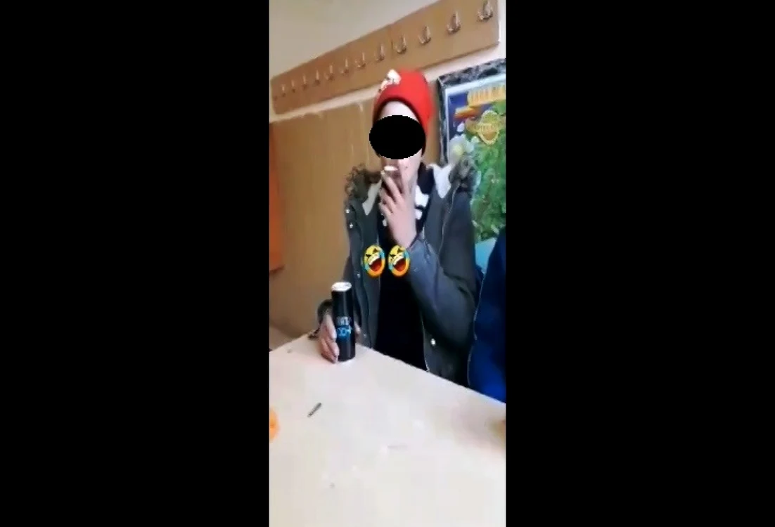 Elevul studiază la Şcoala din BUtoiul de Jos, comuna Hulubeşti