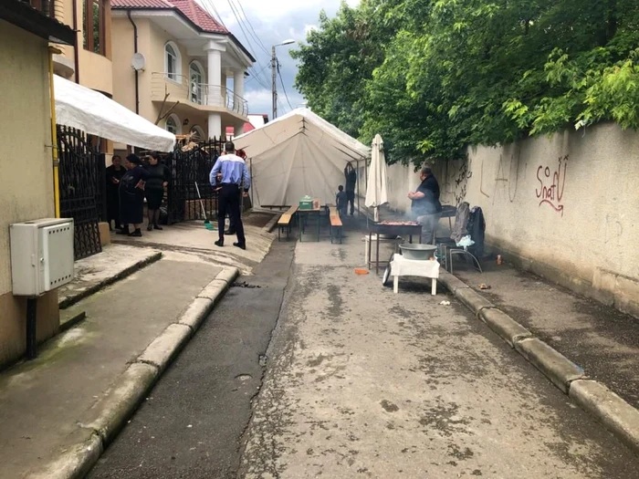 Poliţia a deschis dosar pen numele bărbatului care a montat cortul FOTO IPJ Călăraşi