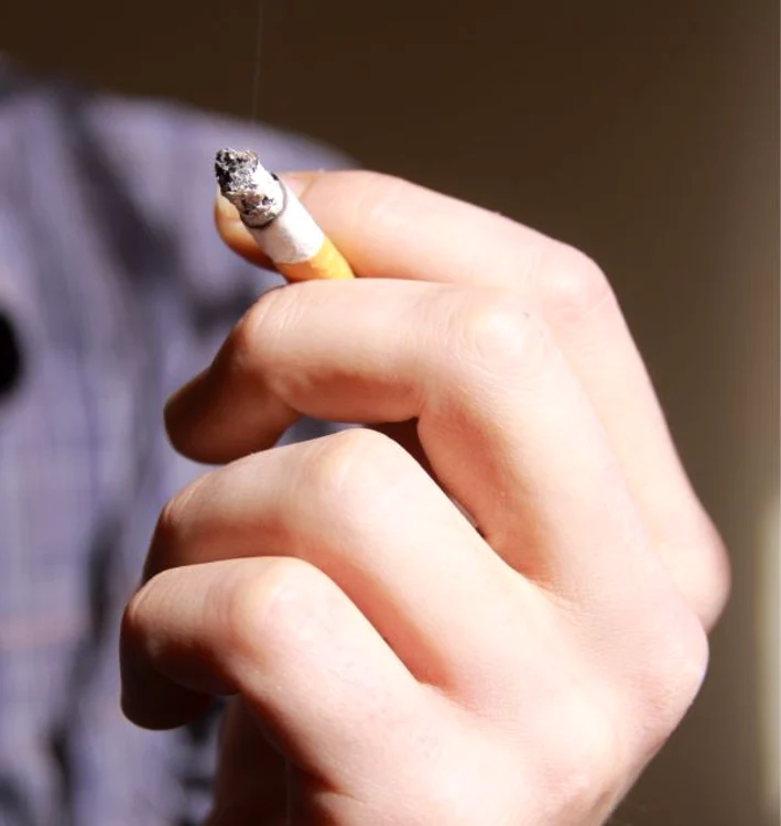 
    Bărbatul regretă că a fumat de două ori în decurs de un an şi jumătate. (Foto: Shutterstock)  