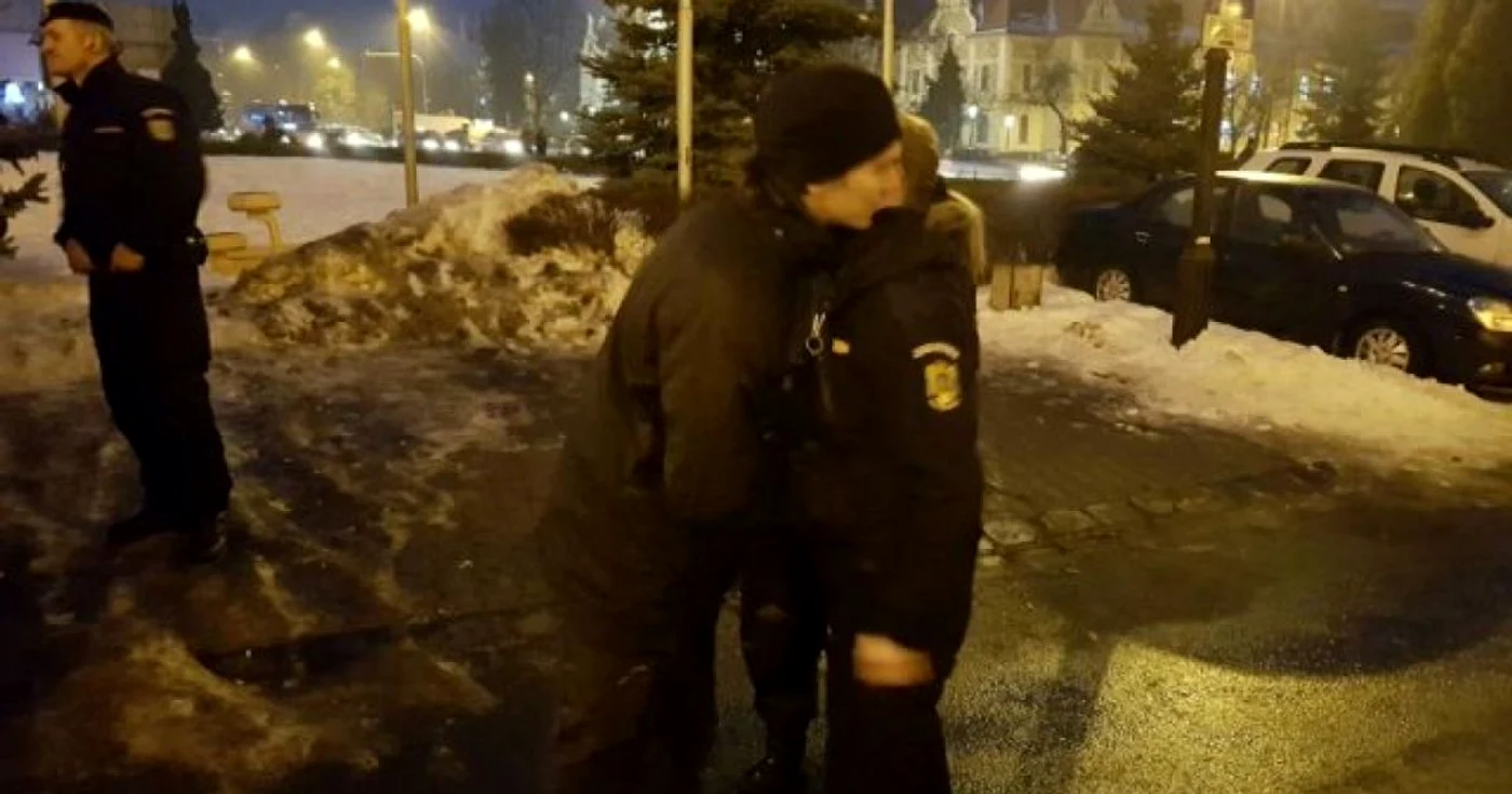 flori protestatari jandarmi brasov 