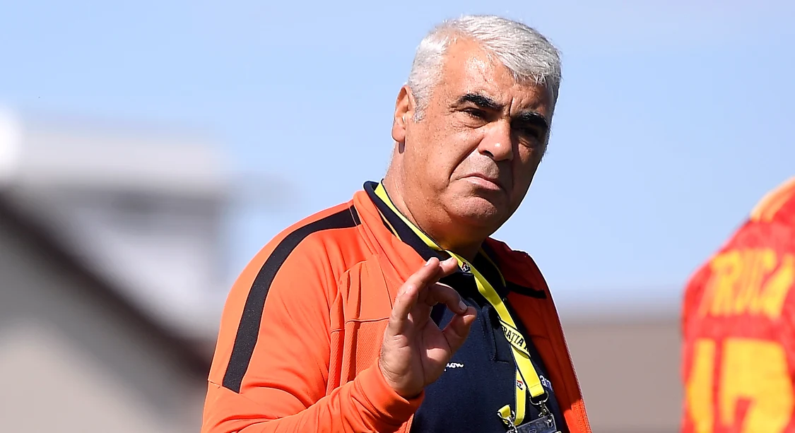 Leonard Strizu, antrenorul care o pregătește, dar de fapt nu o pregătește pe FCSB. Foto Mediafax