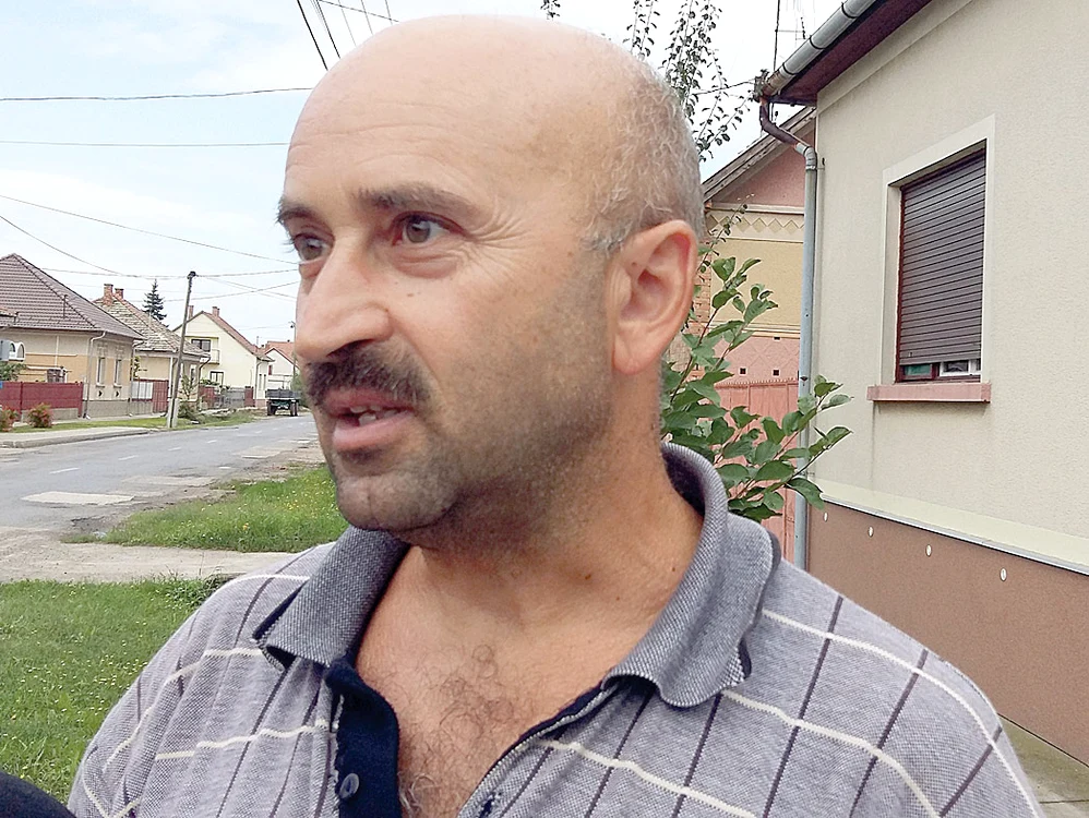 
    Strigăte, lacrimi  şi sârmă ghimpată  la graniţa dintre  Serbia şi UngariaFoto: AP  
