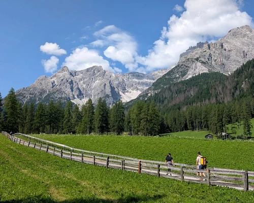Muntii Dolomiti Foto Sam Tseng Facebook jpg