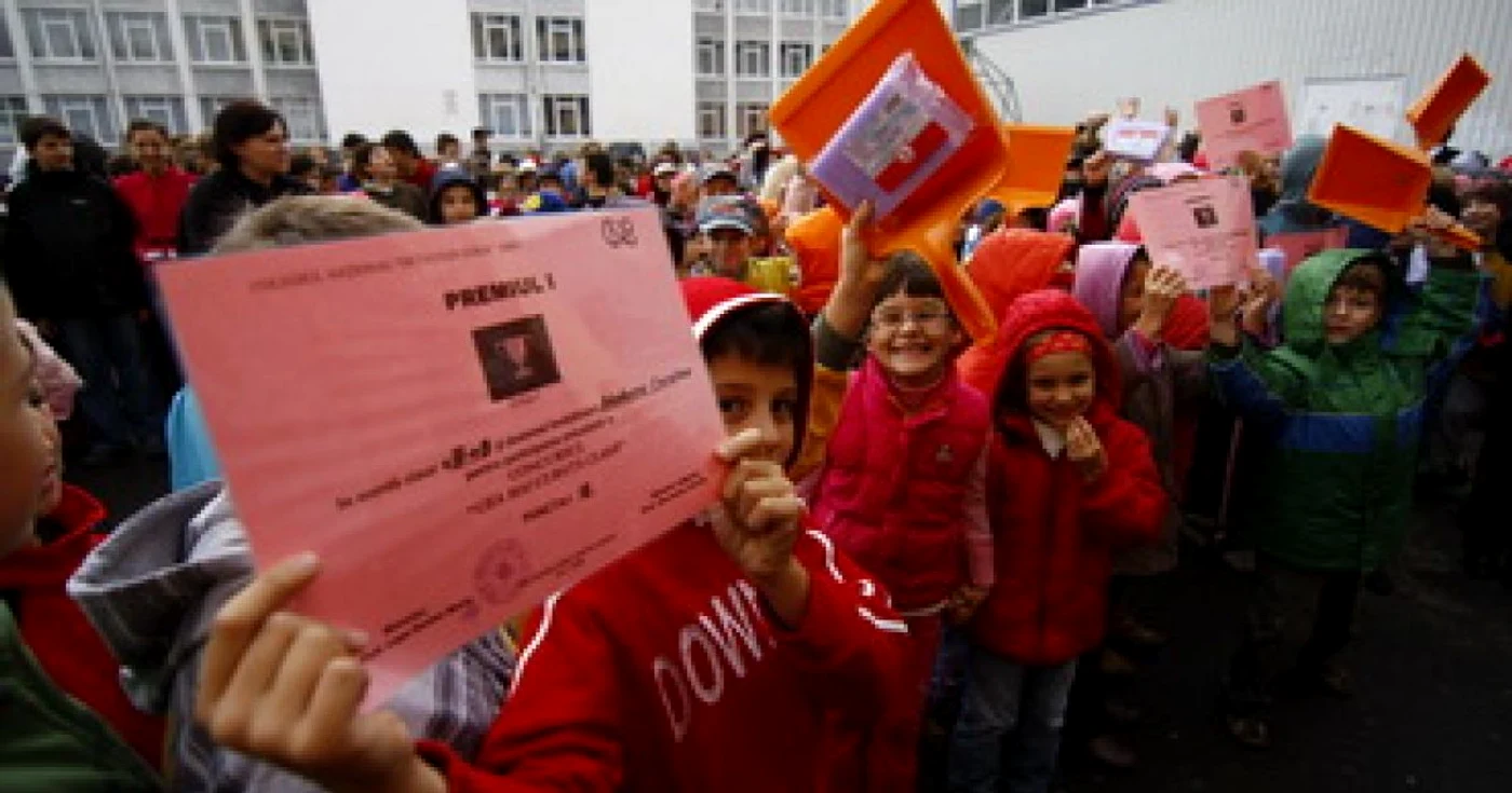 Sibiu: Elevii de la "Goga" s-au întrecut în curăţenie