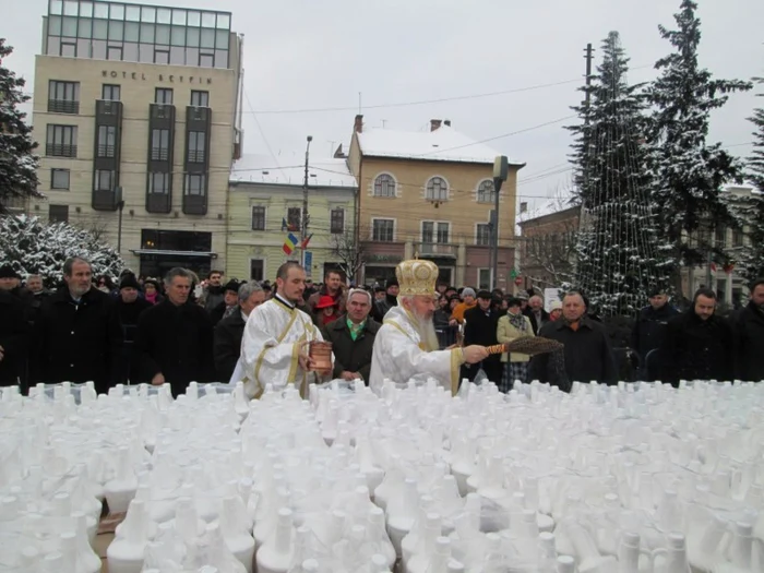 Credincioşi din toată ţara vor primi agheasmă FOTO Adevărul