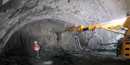 Autostrada cu tuneluri din vestul României  Tunelurile de la Holdea  Foto Daniel Guță  ADEVĂRUL (43) jpg