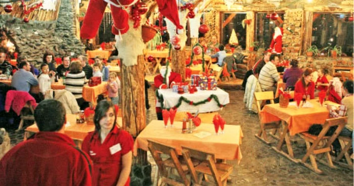 Operatorii din turism spun că românii îşi cumpără vacanţele la sfârşitul lunii noiembrie 