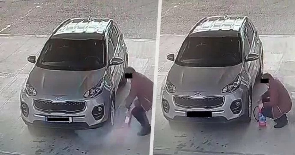 Imagini virale la o benzinărie din Cehia. Un șofer vrea să umfle anvelopa mașinii cu stingătorul de incendiu VIDEO