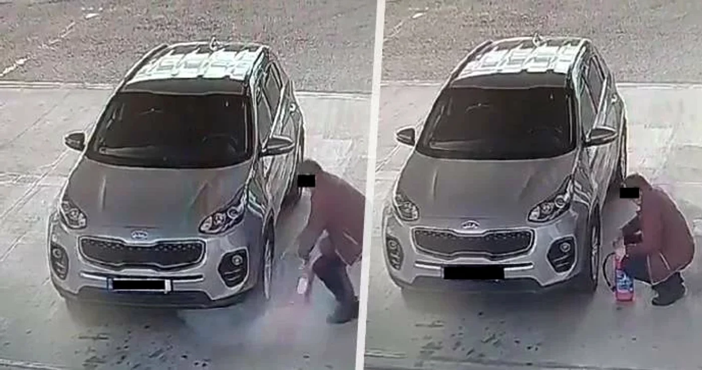 Șoferul s-a făcut de râs încercând să umfle anvelopa cu stingătorul de incendiu FOTO blesk.cz