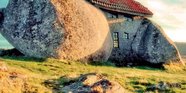 Casă de piatră ca-n poveşti