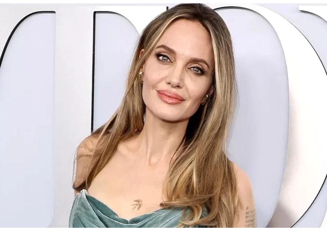 Angelina Jolie, surprinsă alături de presupusul ei iubit FOTO: FB