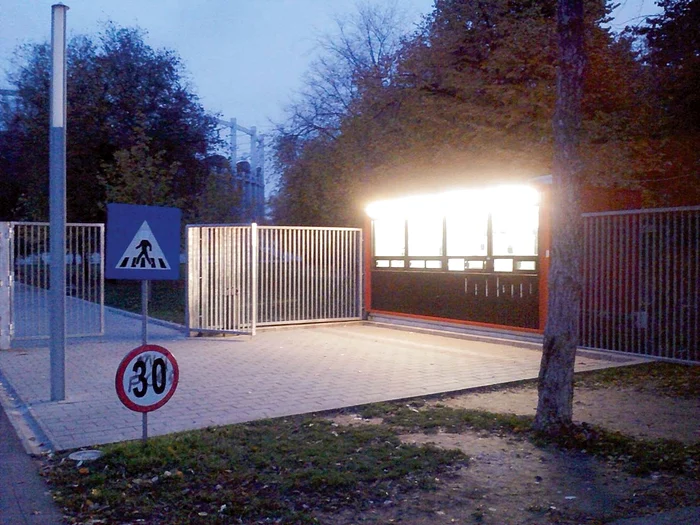 Ieri, la ora 17.00, la casa de bilete de la intrarea din Str. Maior Coravu nu era nimeni