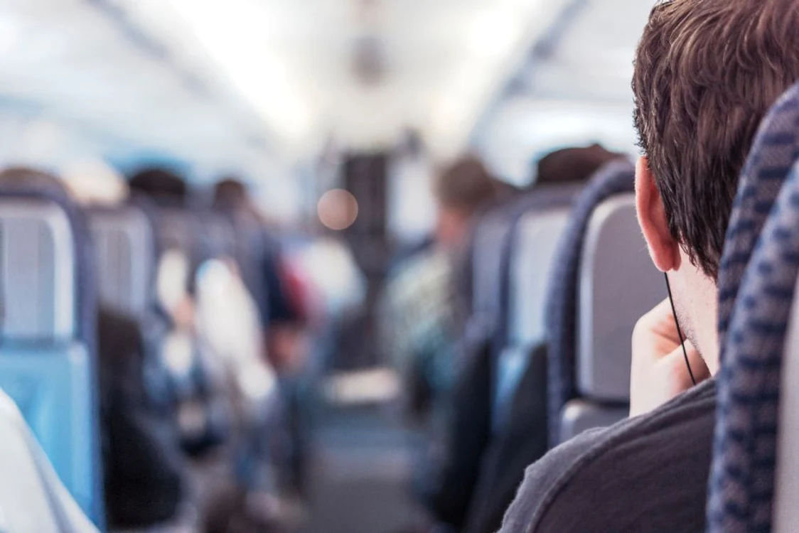 Este recomandat să evităm călătoriile cu mijloacele de transport în comun la ore de vârf