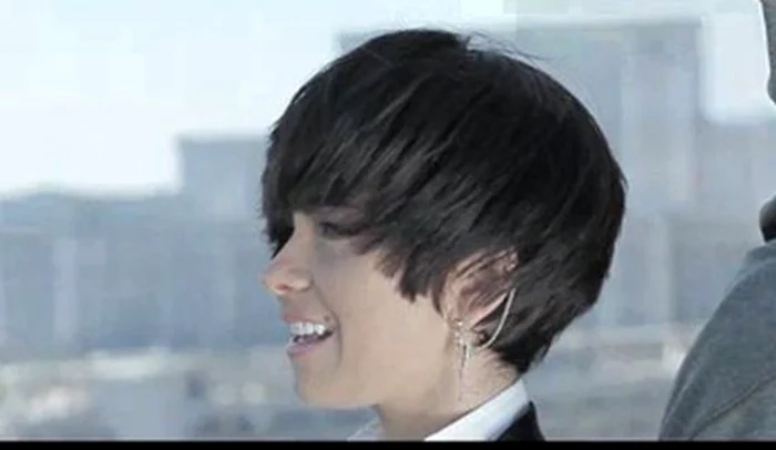 Inna, cu tunsoare castron