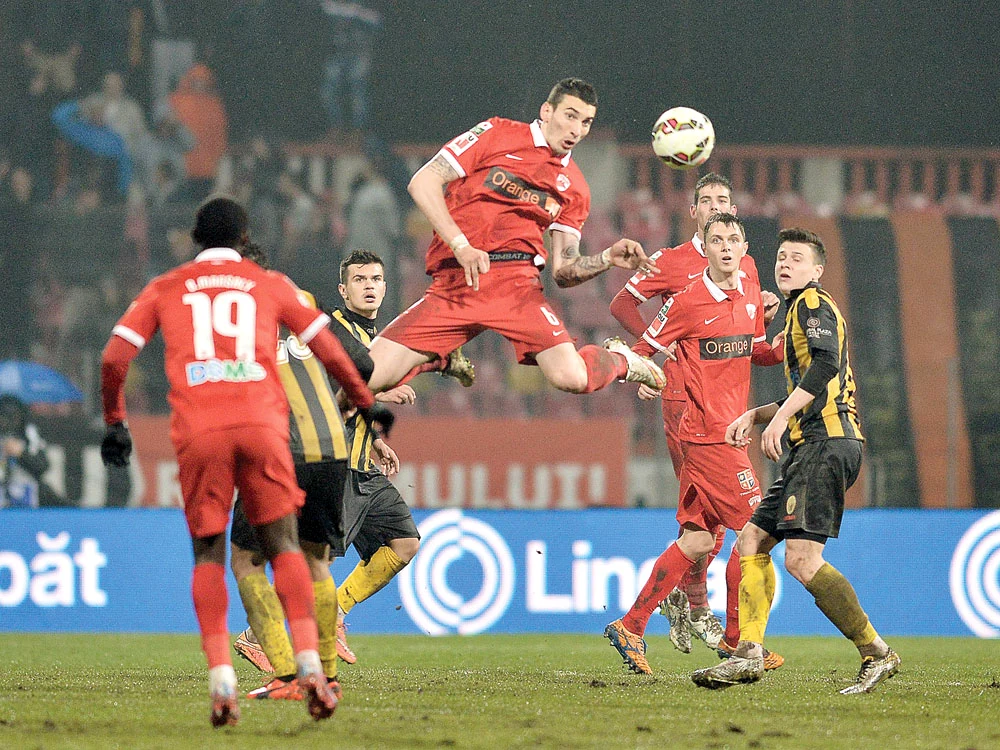
    Bunoza a fost unul dintre jucătorii de bază la Dinamo în returFoto: sportpictures.eu  