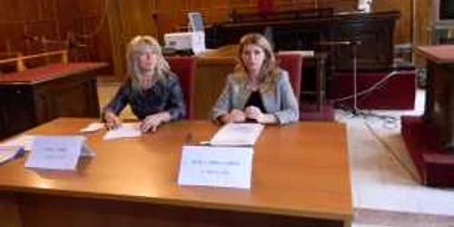 Judecătorii Donka Eniko si Crina Corina Hotca au prezentat procedura divorțului