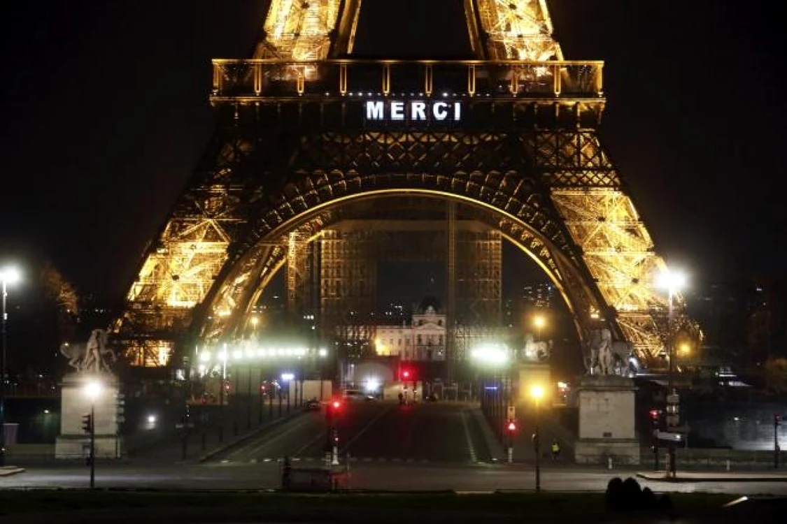 Turnul Eiffel FOTO glasgowtimes.co.uk