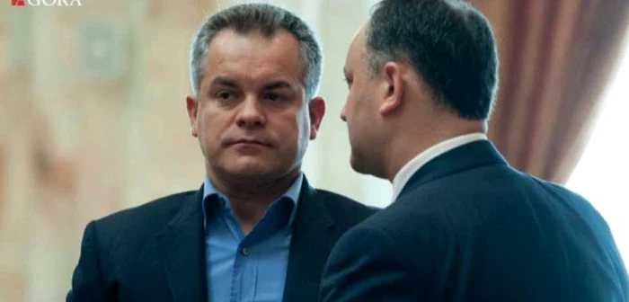 Oligarhul Vladimir Plahotniuc şi preşedintele R.Moldova, Igor Dodon         sursa foto: Agora.md