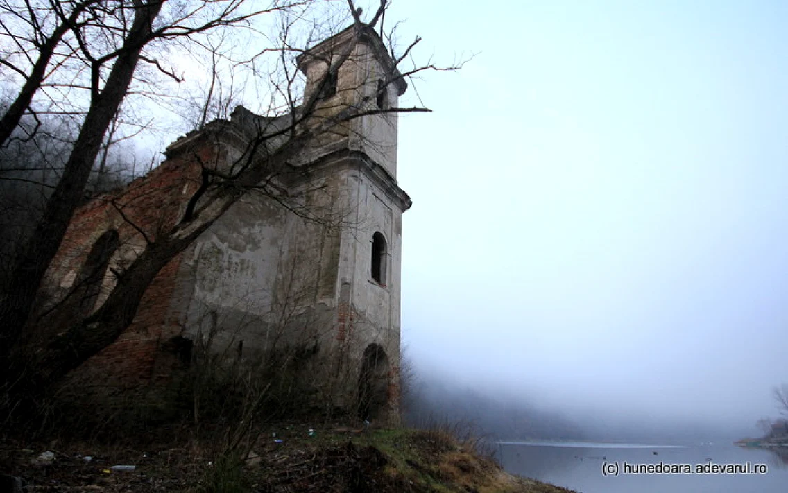 biserica lacul cincis foto daniel guta adevarul