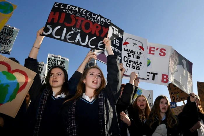 Eurobarometrul afirmă că lupta pentru climă este unul dintre motivele care a scos tinerii la vot la europarlamentare FOTO AFP