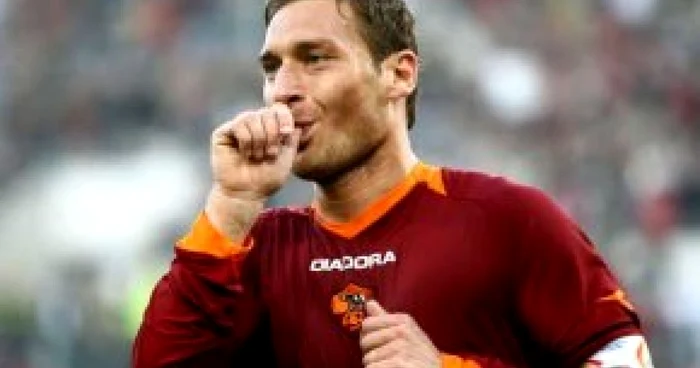 FOTBAL: Totti va suferi o nouă operaţie la genunchi