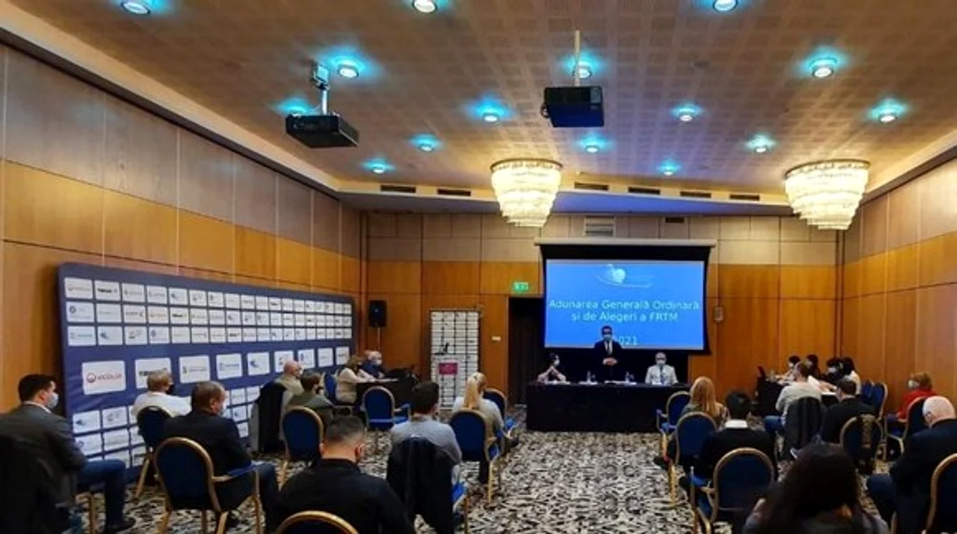 
    Adunarea Generală a Federației Române de Tenis de Masă s-a ținut în trei săli  