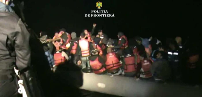 Migranţii se aflau în pericol pe Marea Egee FOTO Poliţia de Frontieră