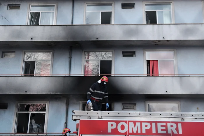 
    Bilanțul incendiului de la Matei Balș crește la 6 morțiFoto: Mediafax  