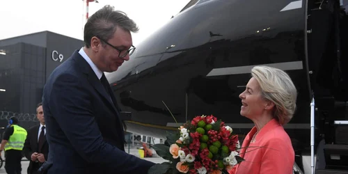 Ursula von der Leyen prmita de presedintele Aleksandr Vucici la Belgrad FOTO EPA-EFE
