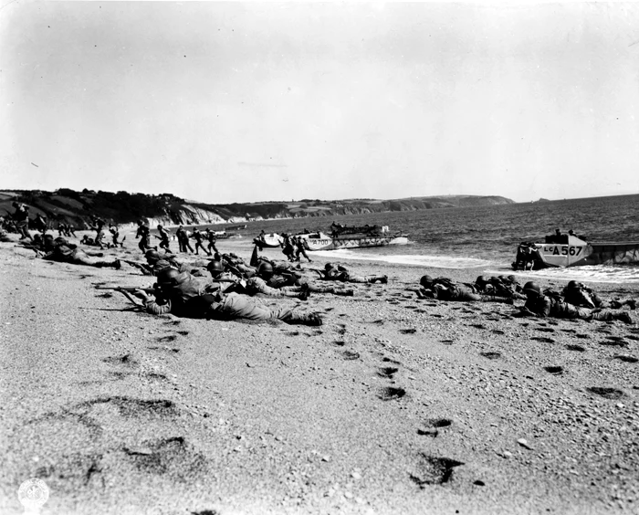 Exercitii militare pe plaja Slapton din Marea Britanie