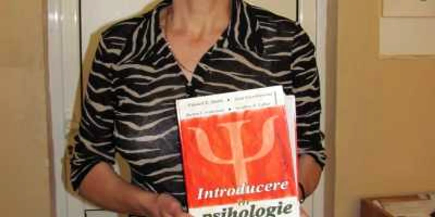 Elena Văduva este profesor psiholog la Cărbuneşti